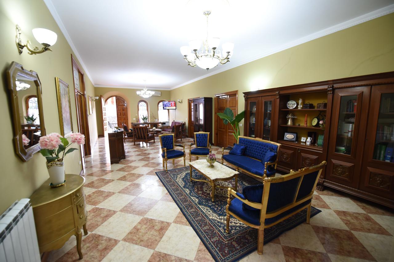 Rose Garden Hotel Shkodër Екстериор снимка